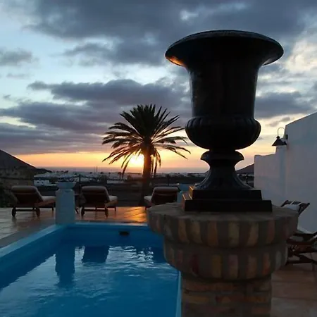 Πανσιόν Casa De Hilario 4*